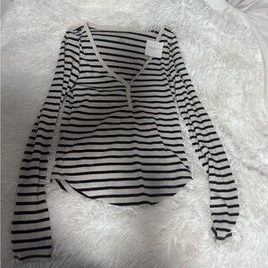 American Eagle Outfitters Black and White Striped Long Sleeve Tee